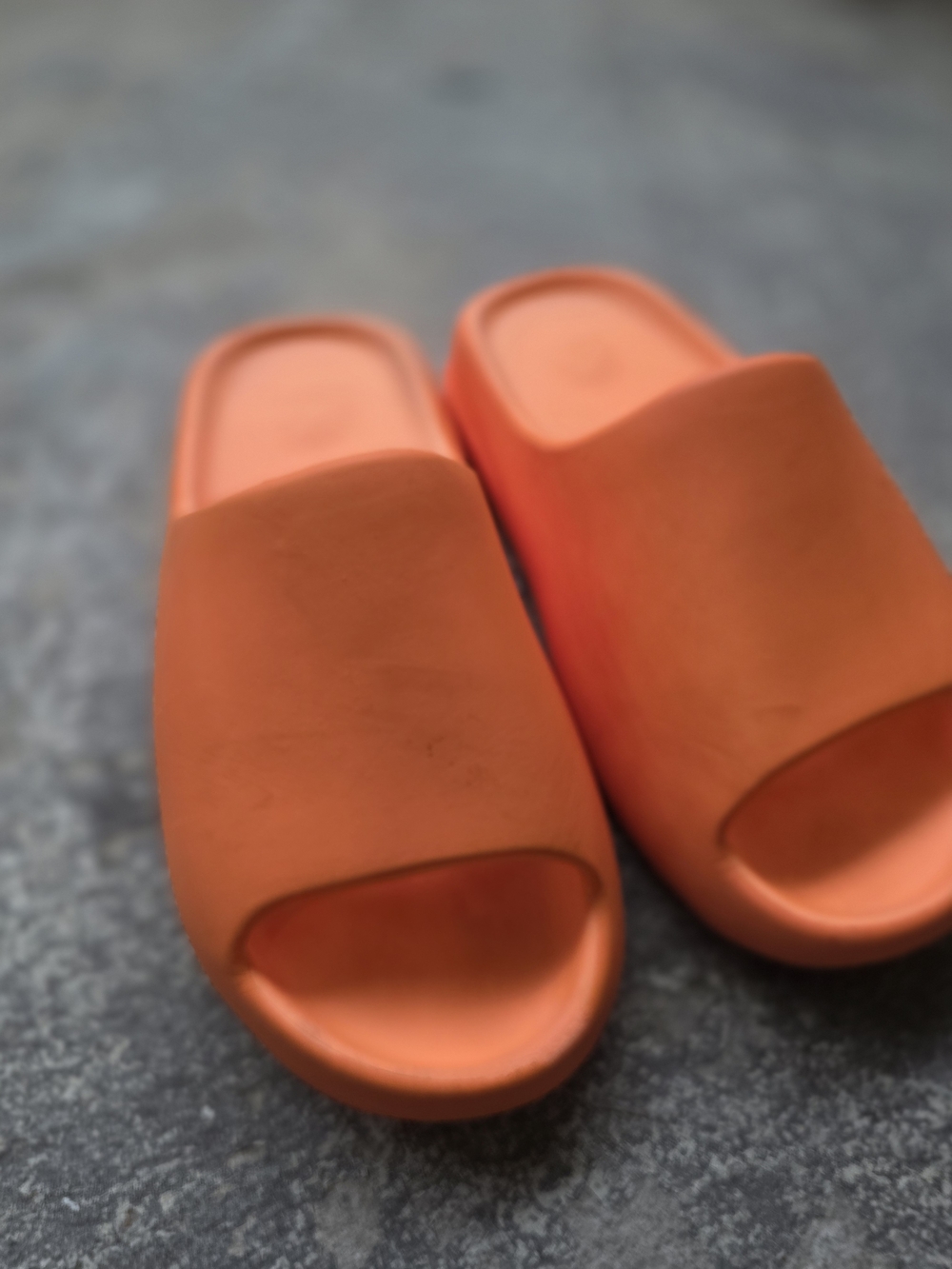 adidas Originals Orange Yeezy Slide Sandals - Picture 5 of 11